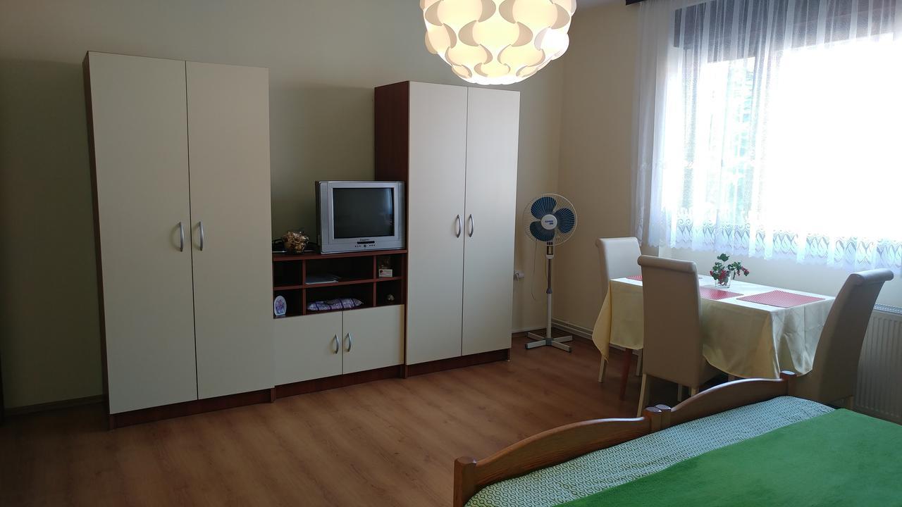 Apartment Cecilia 코프리브니차 외부 사진